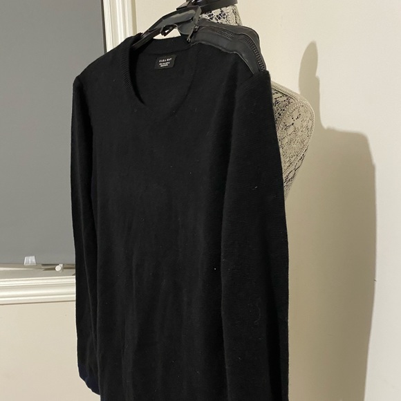 ZARA MAN Black Sweater, Size L - Picture 3 of 5